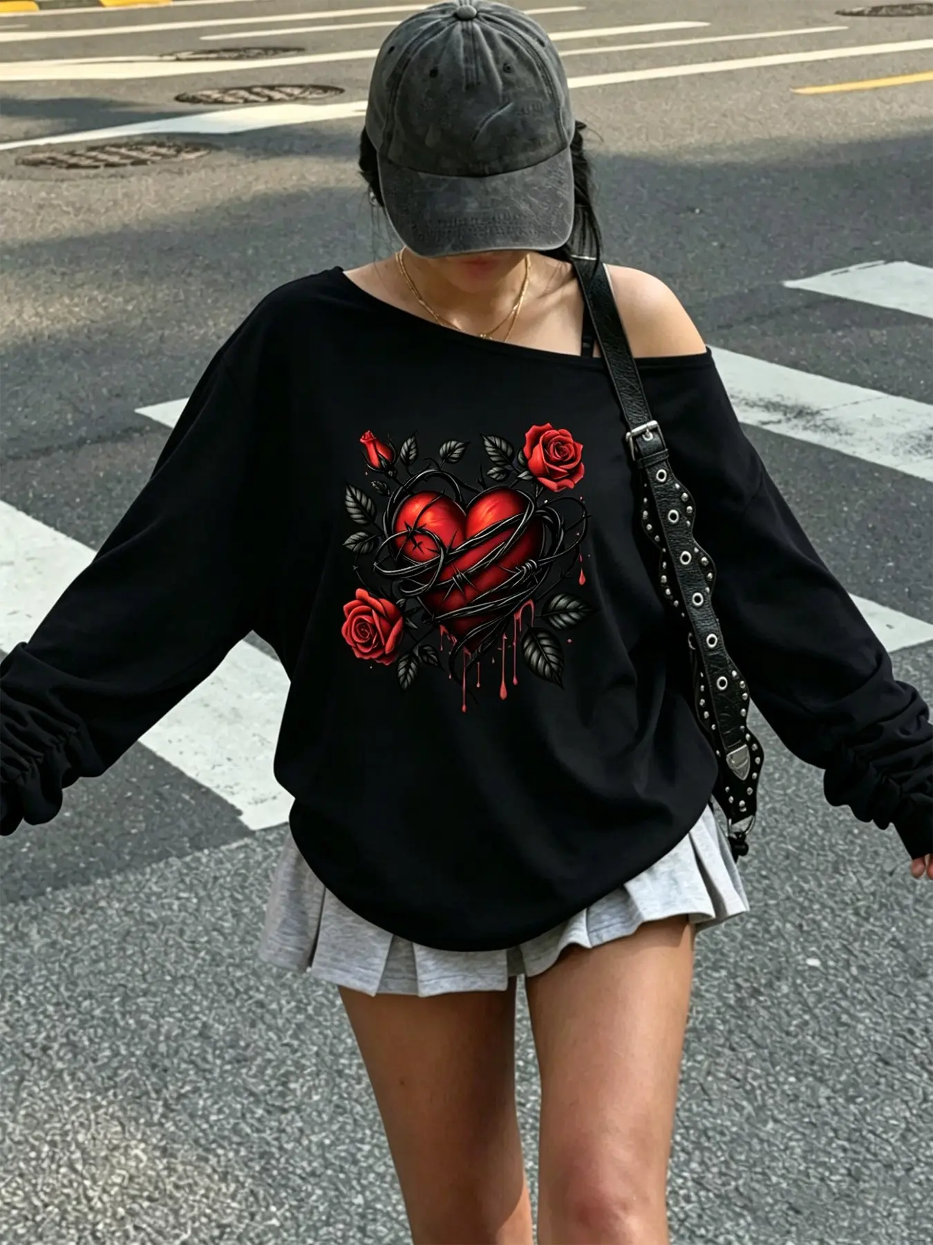 Women's Plus Size T-Shirt, One-Shoulder Long Sleeve, Casual Top, Medium Stretch Fabric, Comfort Fit, All Seasons,Women's Off Shoulder Oversized Sweatshirt, Barbed Wire Heart Rose Graphic Long Sleeve Pullover, Y2K Grunge Goth Halloween Streetwear