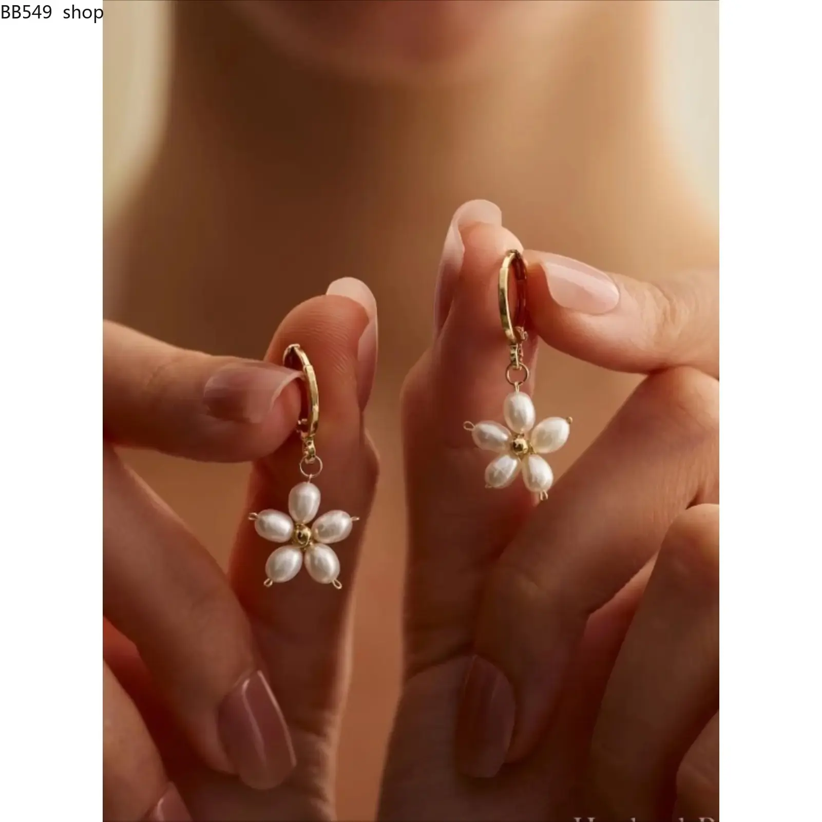 French Elegance Faux Pearl Flower Ear Pendants – Simple Fashion Dangle Earrings for Women, Wedding & Party Jewelry Gift for Mother or Girlfriend, Elegant Ear Accessories