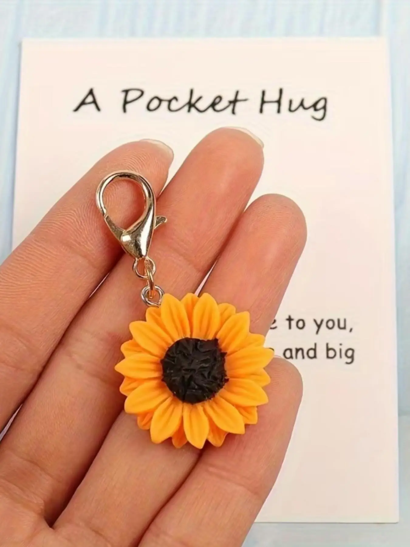 Fashionable Sunflower Keychain, Elegant Bag Charm, Perfect for Daily Wear, Ideal Gift, Stylish Accessory for Women
