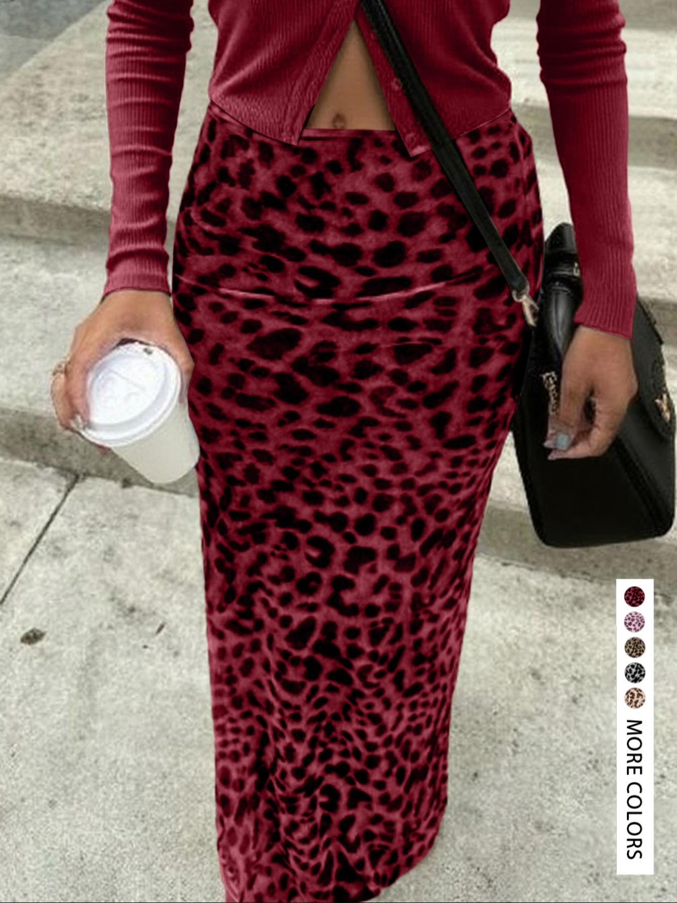 【LovelyWholesale】Women's Leopard Print High Slit Fitted Skirt, Stylish and Trendy Design for Casual or Night Out, Perfect for Summer Fashion， Perfect for All Seasons