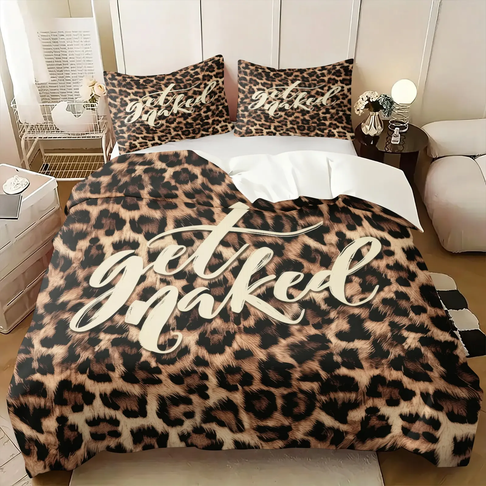 Classic Y2K Hot Girl Leopard Print Duvet Cover Set & 1-2 Coreless Pillowcases, Hand‑Written "Get Naked" Lettering Design, Trendy Unique Leopard Bedding, Soft Breathable All‑Season Fabric, Trendy Stylish Bedroom & Dorm Decor
