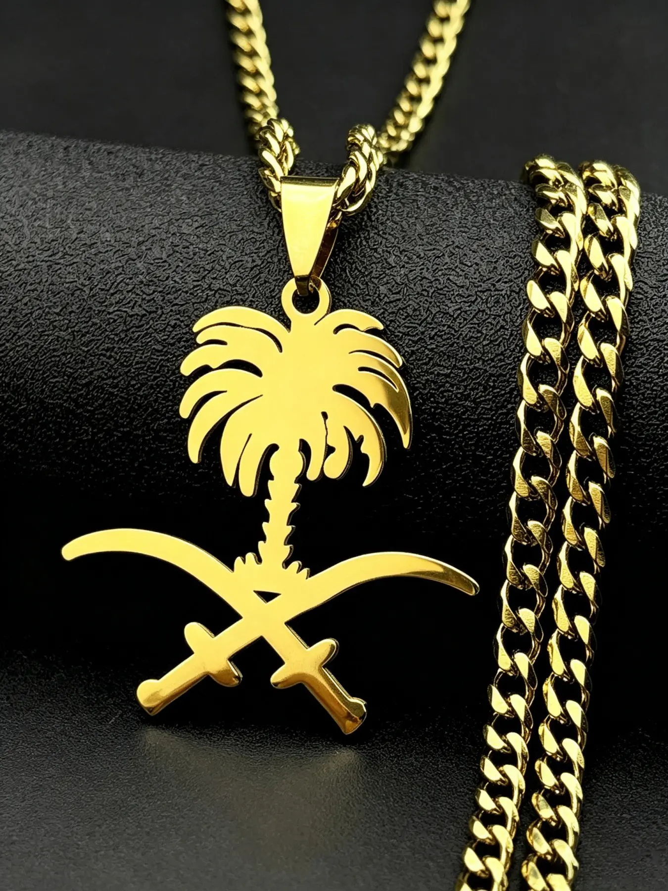 Saudi Arabia National Emblem Palm Tree Crossed Ali Sword Pendant Necklace Stainless Steel Gold Color Islamic Arab Chain Jewelry
