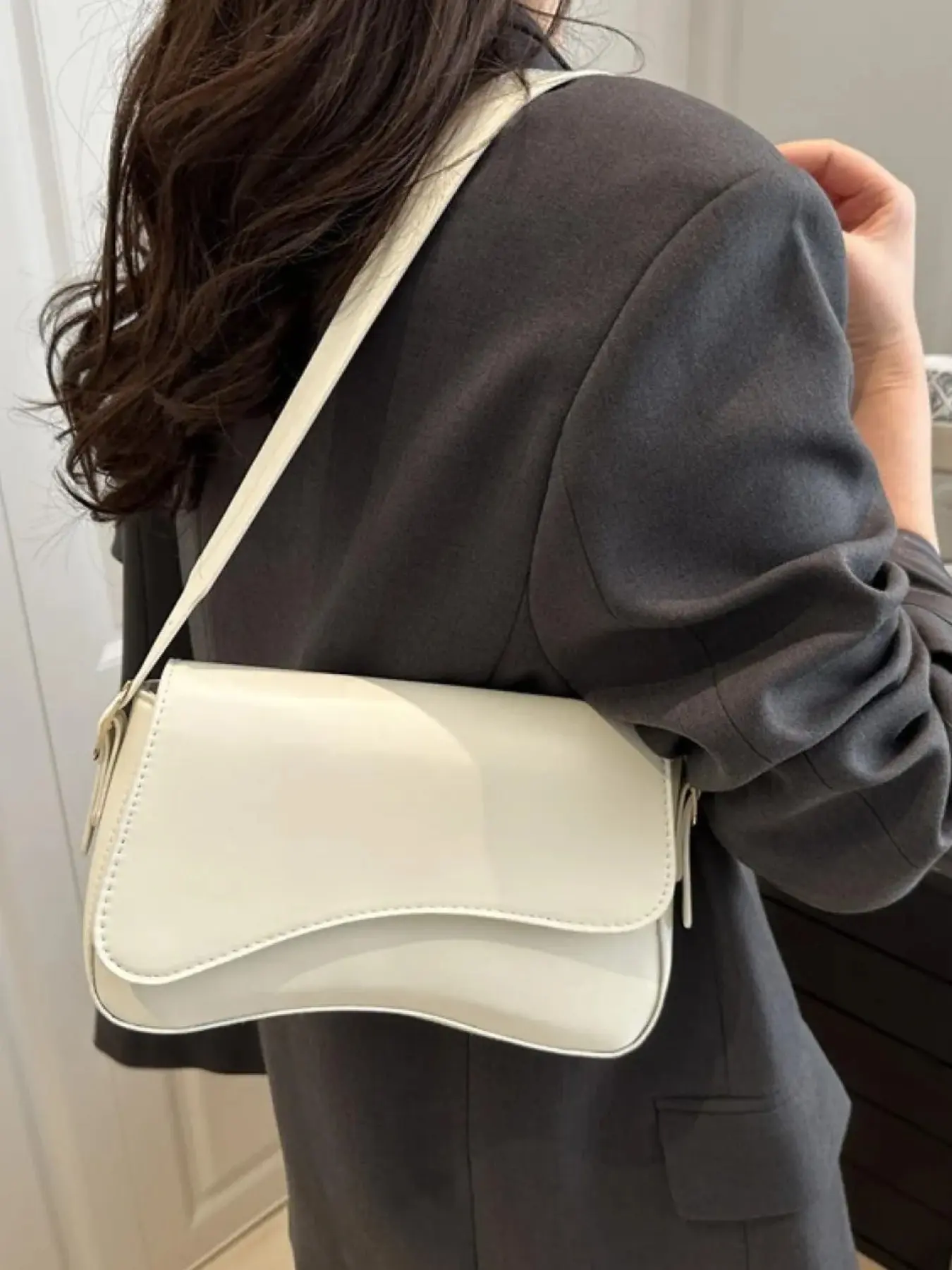 Solid color simple casual versatile commuter women's bag new popular daily practical single shoulder armpit bag handle handbag Casual crossbody bag