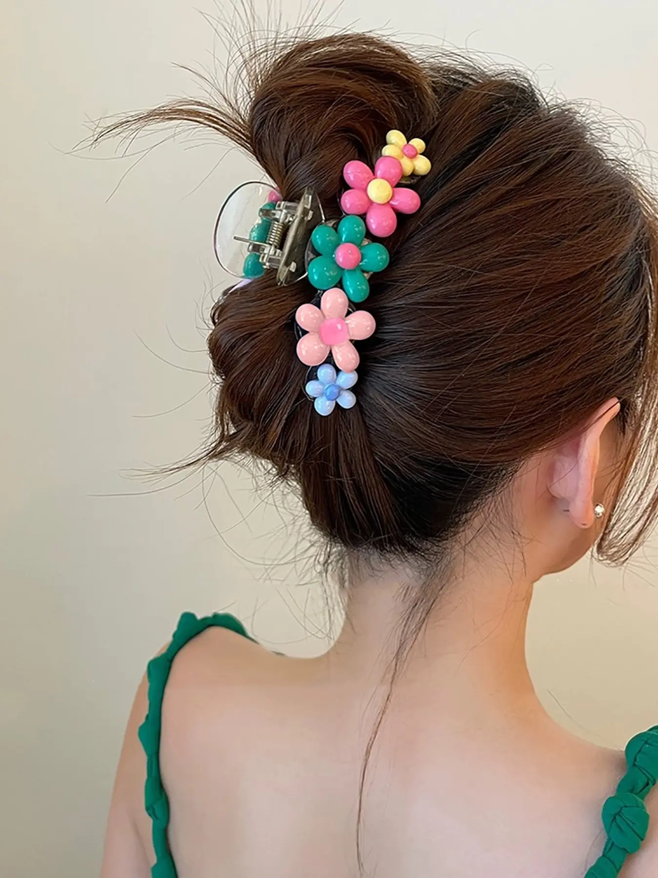 Candy-Colored Dopamine Flower Y2K Style Hair Clip, Sparkly Star Hair Claw, Boho Summer Hair Accessory, School & College Hair Clip, Flower Hair Clips