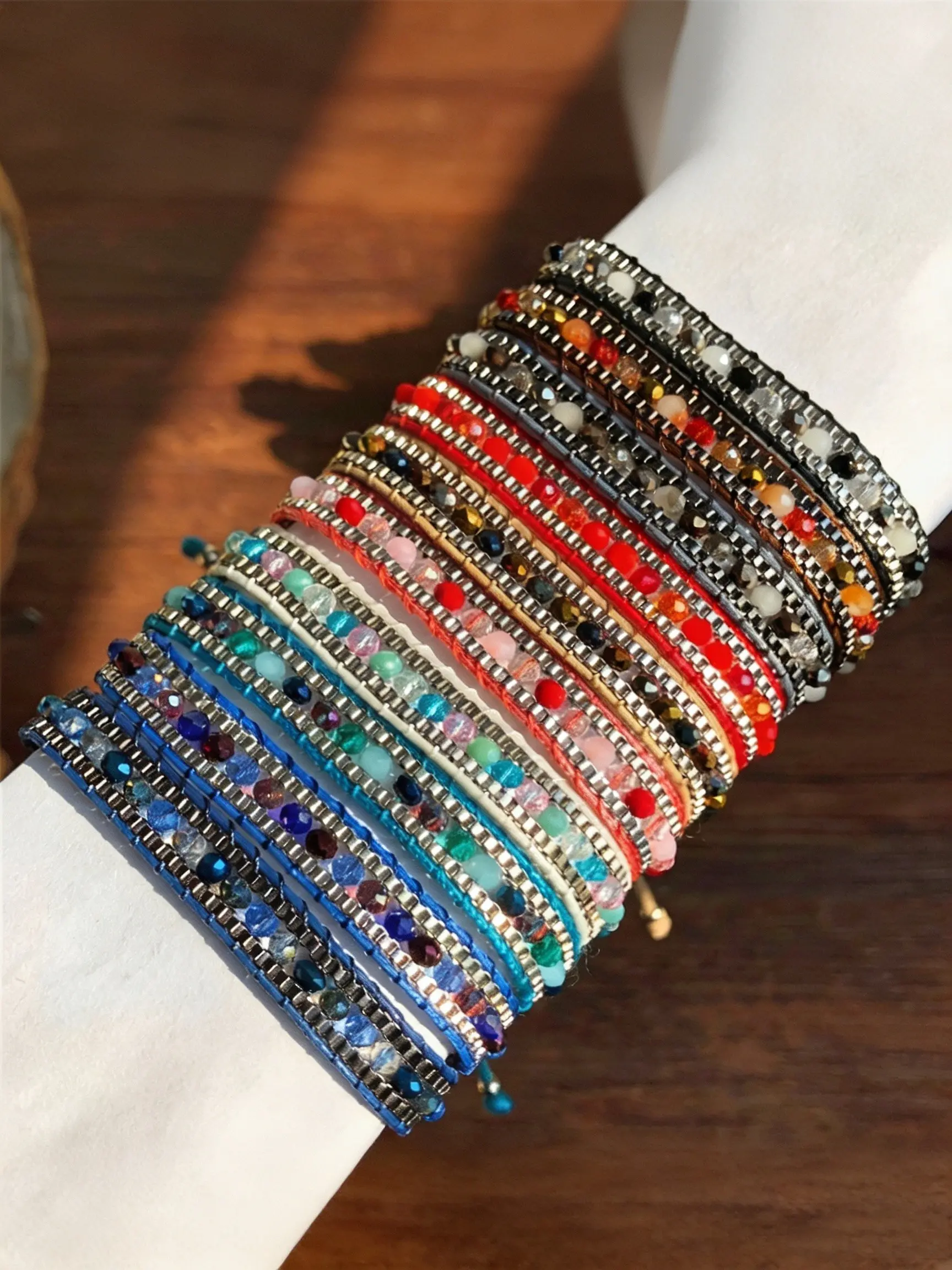 1pc Stackable Bohemian Venetian Woven Bead Bracelet, Adjustable Sliding Knot Wristband with Golden/Silver Tone Accents, Holiday Gift for Friends and Family