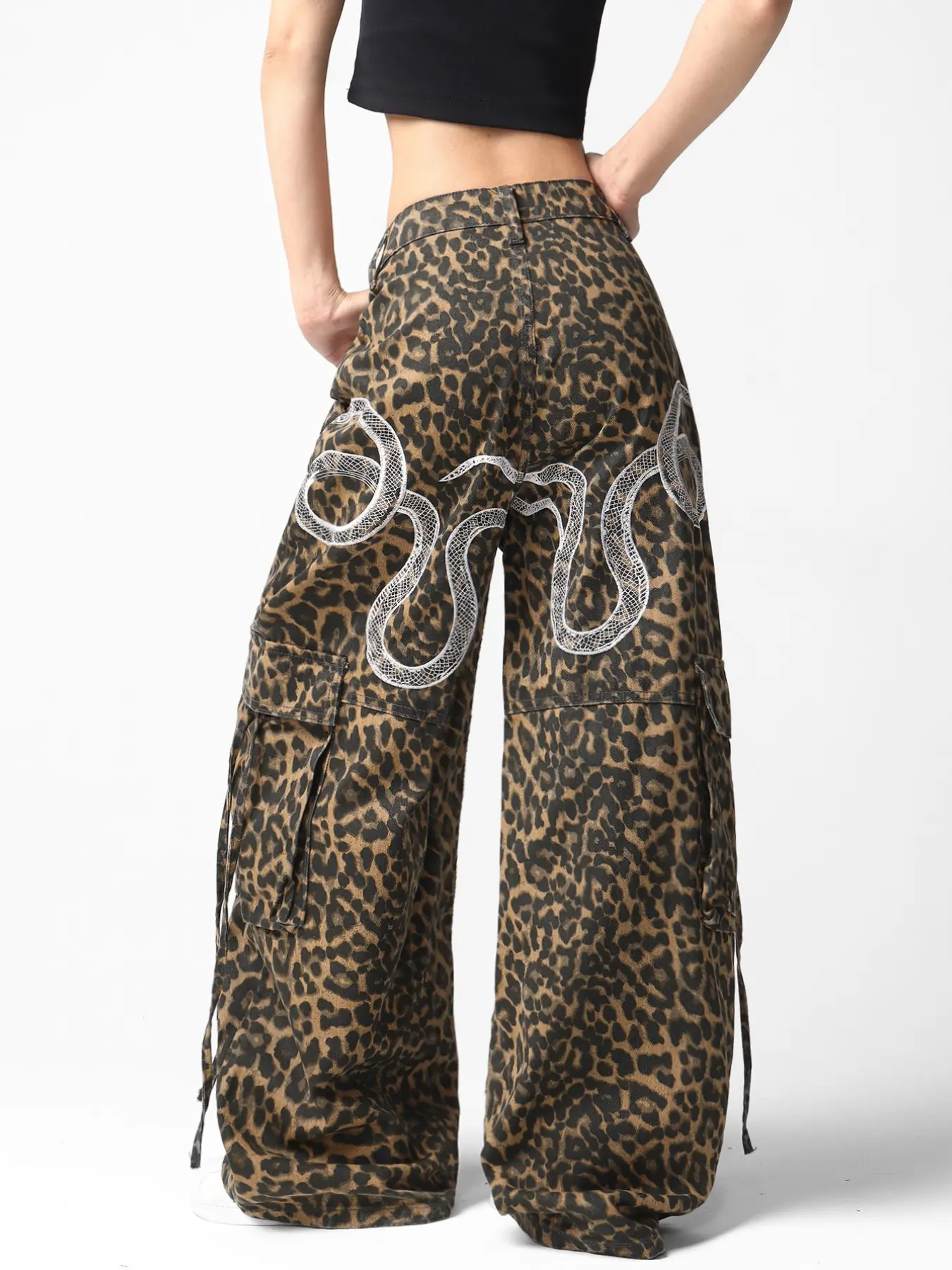 Women's Denim Jeans, Heavy-Duty Snake Print Leopard Patchwork Multi-Pocket Straight Leg Workwear Jeans, Y2K Street Fashion High-Waisted Slim Fit