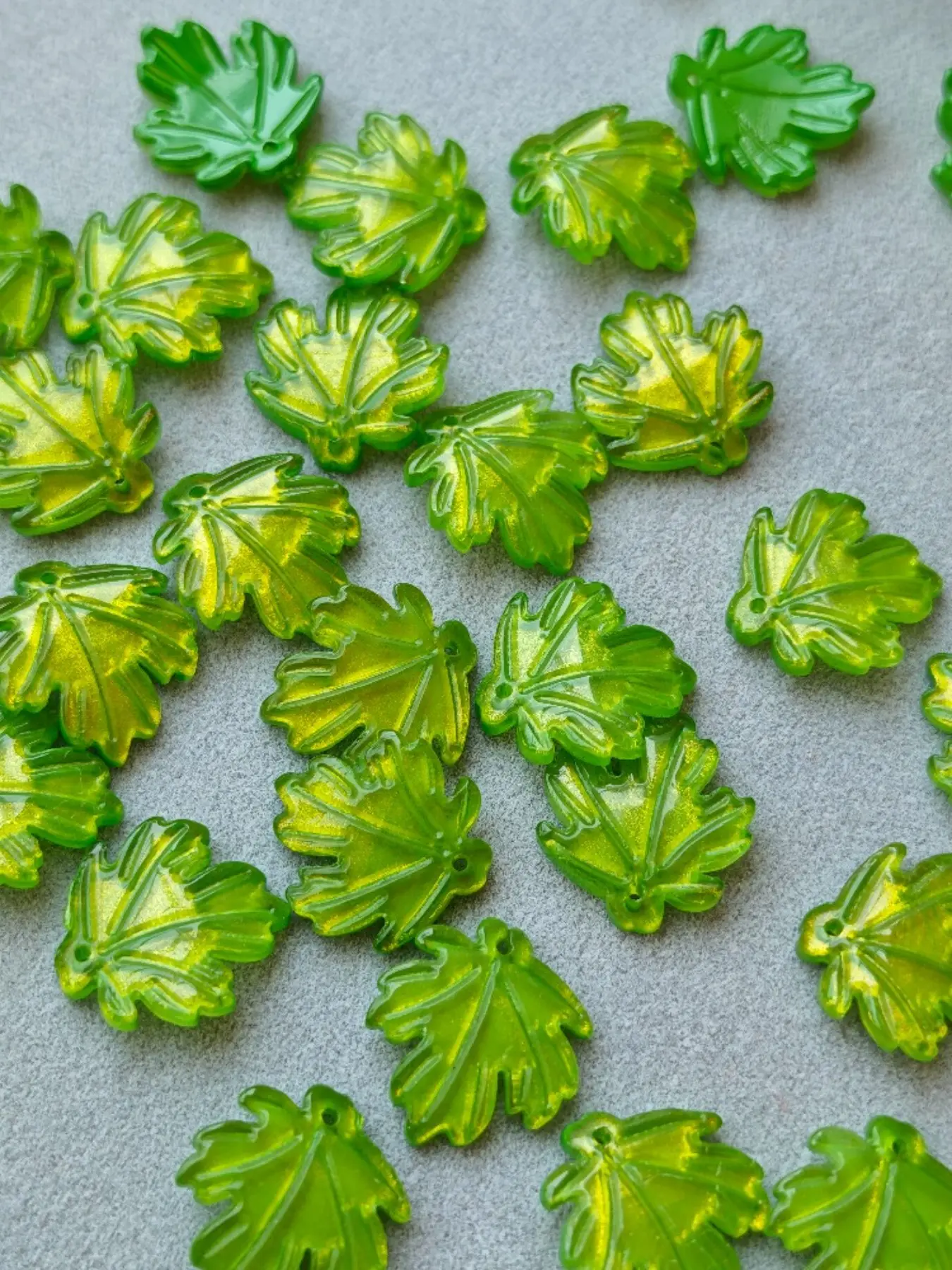 20pcs Glass Pumpkin Leaf Pendants, Large 20x24mm Semi-Transparent Fall Leaves, Maple Leaf Decorations for Earrings Necklaces Charms, Dangling Charms