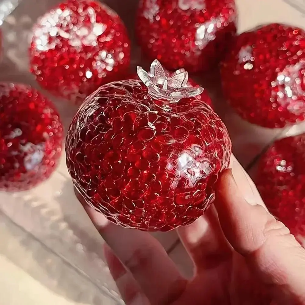 Pomegranate-shaped Decompression Ball Creative Extensible and Durable Acrylic Extrusion Toys Fun Novelty Holiday Party Gifts.