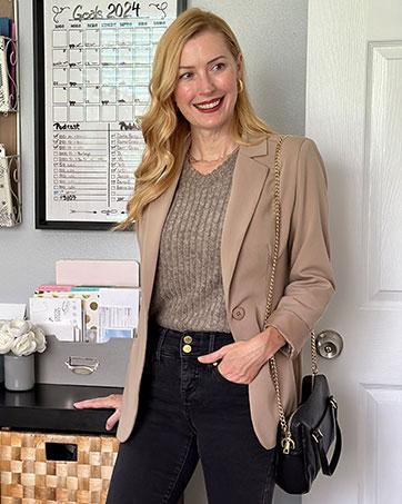 Wiholl Women's V-Neck Long Sleeve Knit Sweater | Lightweight & Wrinkle-Resistant Autumn Design | Oversized Loose Fit Sweater for Layering or Standalone Wear