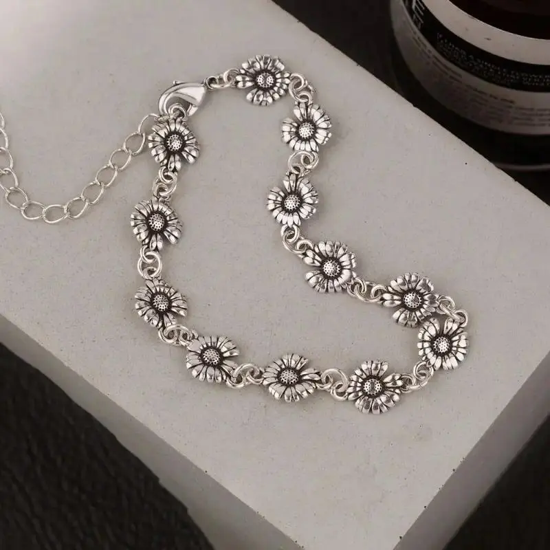 Women’s Korean Vintage Sunflower Floral Bracelet, Minimalist Dual-Use Jewelry For Wrist & Bag Decor, Floral Charm Accessory For Daily Wear, Outdoor Sports And Street Outfit Styling