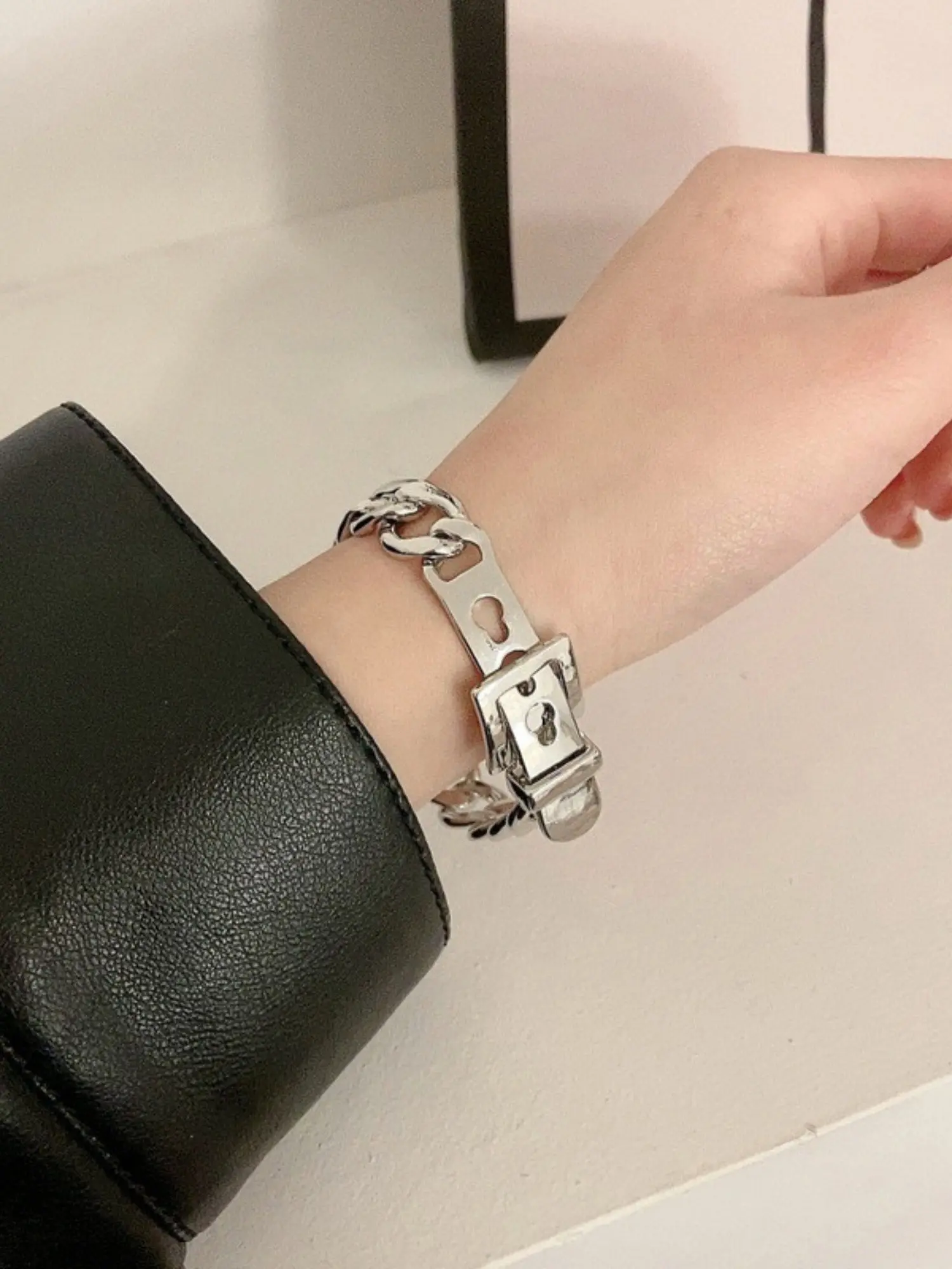 Simple Buckle Bracelet for Men and Women, Hip Hop Cuban Thick Chain Bracelet, Metal Wristband, Unisex Fashion Accessory, Cuban Link Bracelets
