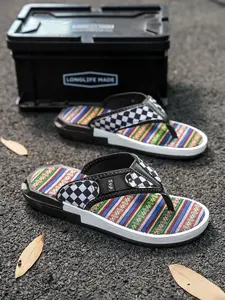 Men's Beach Flip-Flops, Non-Slip Casual Sandals, Versatile Fashion Footwear, Ideal for Home and Outdoor Use, Comfortable and Stylish