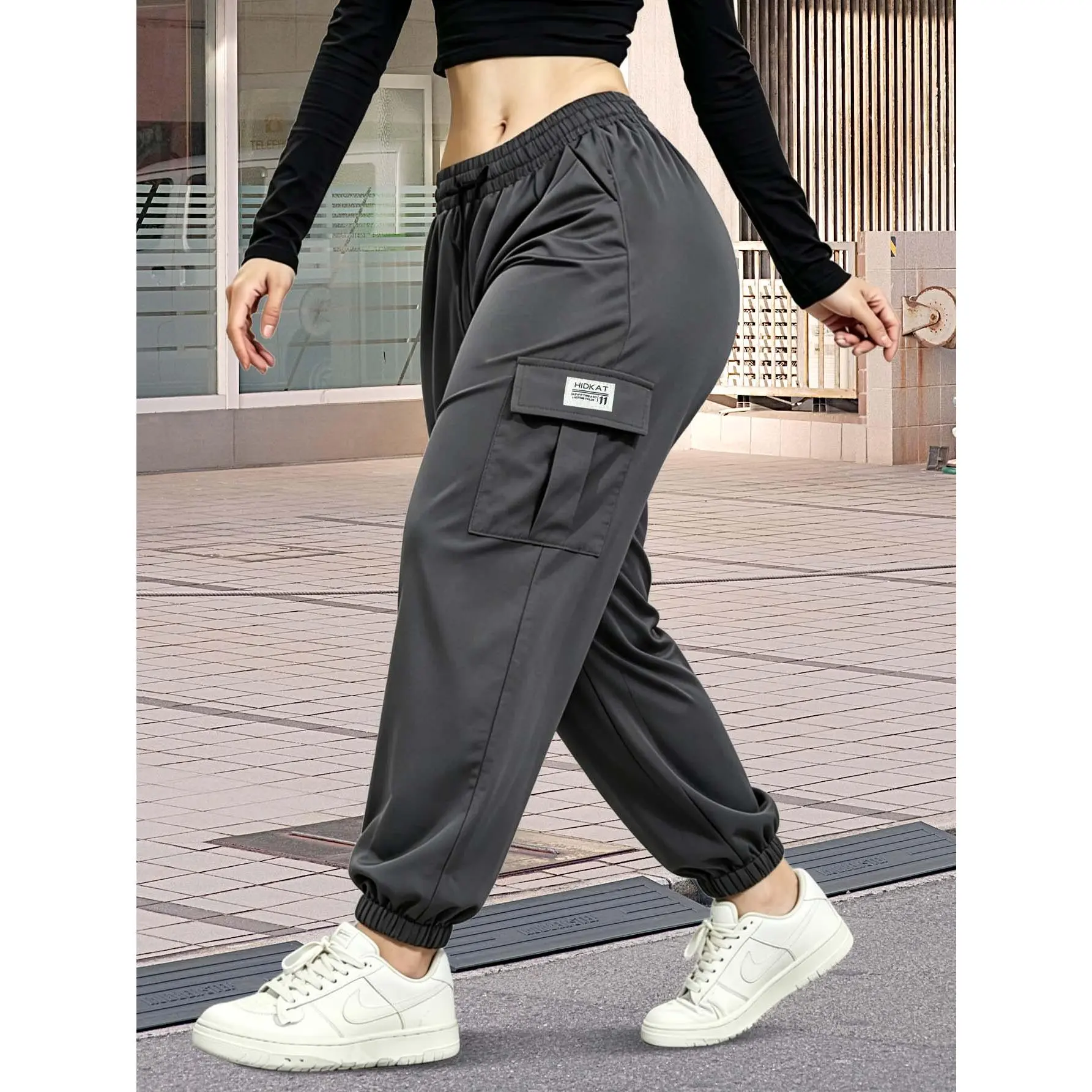 Women Lightweight Cargo Pants Adjustable Waist Flap Pockets Letter Patch Solid Color Thin Long Trousers Casual Travel Outdoor Daily Wear