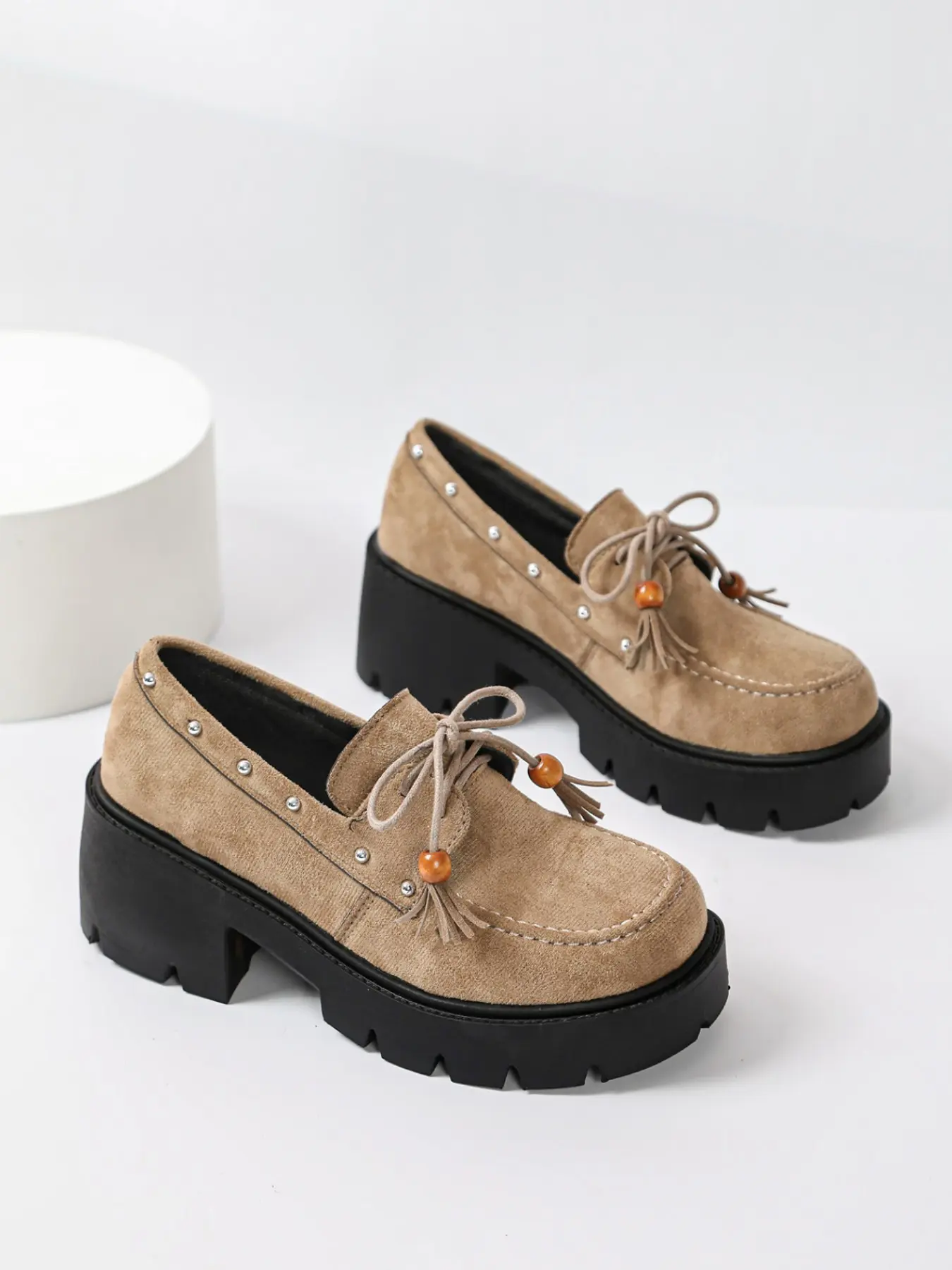 Meadow Style Round Toe Thick Sole Small Leather Shoes, Vintage Imitation Suede Bowknot Fringe Rivet Heel Commuter Casual Oxford Shoes