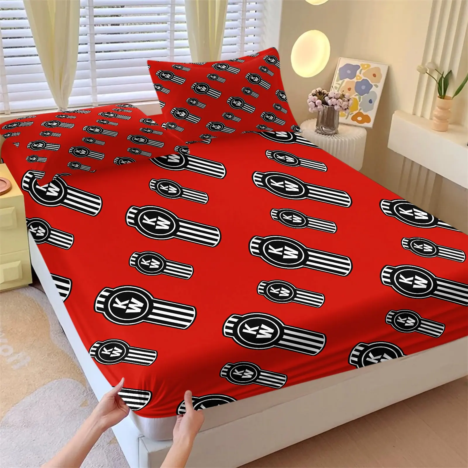 3PCS Red Kenworth Truck Logo Repeat Print Fitted Sheet Set (1 Fitted Sheet + 2 Pillowcases), Soft Comfortable Breathable Wrinkle Resistant Skin-Friendly Fabric, Deep Pocket Anti-Slip Full Wrap Design, Retro Truck Enthusiast Bedding For Bedroom & Dorm
