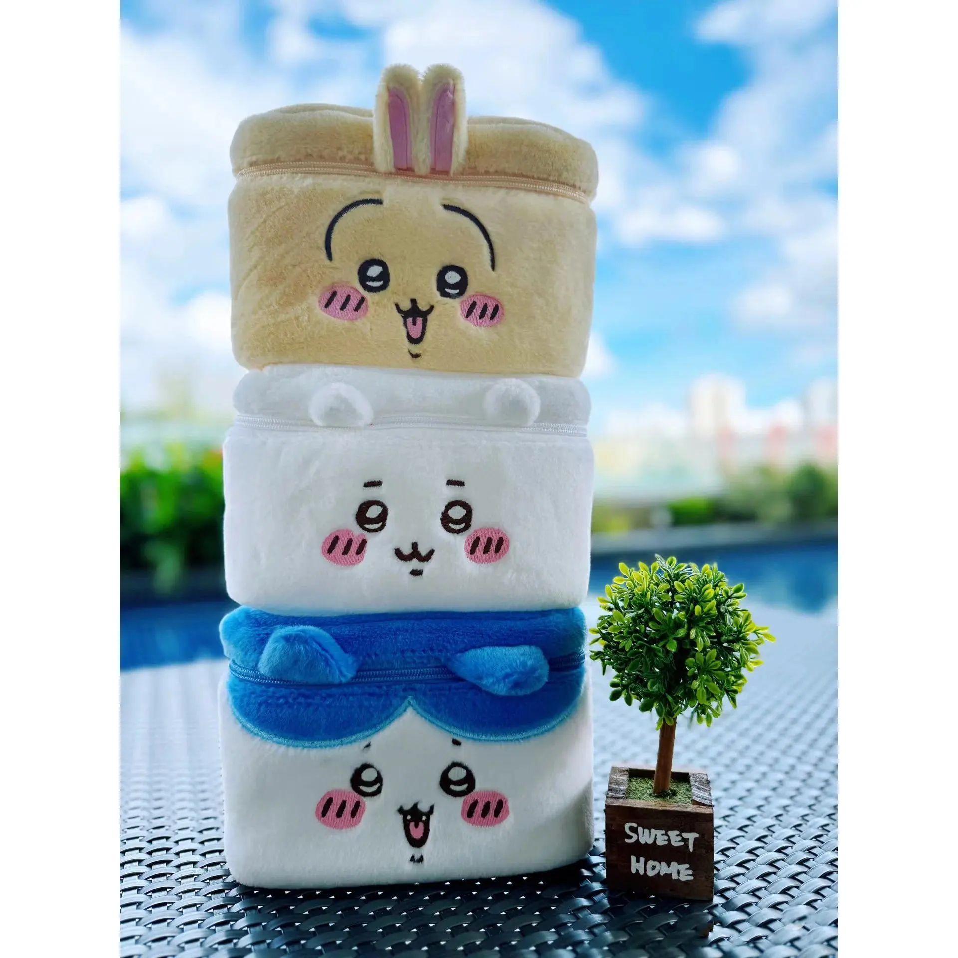 Cute Chiikawa Usagi Hachiware Plush Cute Cosmetic Bag Cartoon Large Capacity Convenient Storage Bag Travel Essential