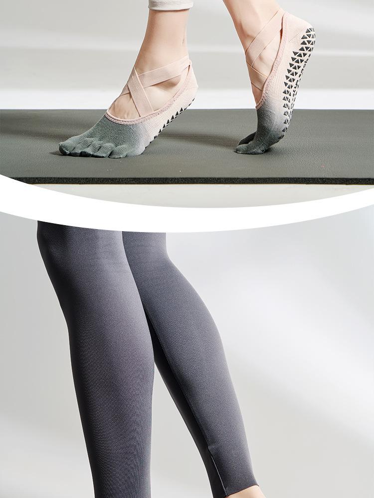 New gradient strap yoga socks, non-slip professional women's five-toe socks, Pilates socks for spring and summer, suitable for sports.