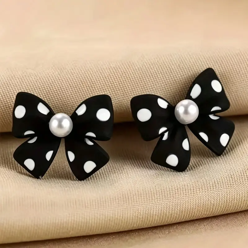 1 Pair Cute Polka Dot Bow Stud Earrings For Women, Daily Gift Earrings, Classic Black White Bowknot With Round Imitation Pearl Decor Ear Studs, Sweet Daily Fashion Costume Accessories