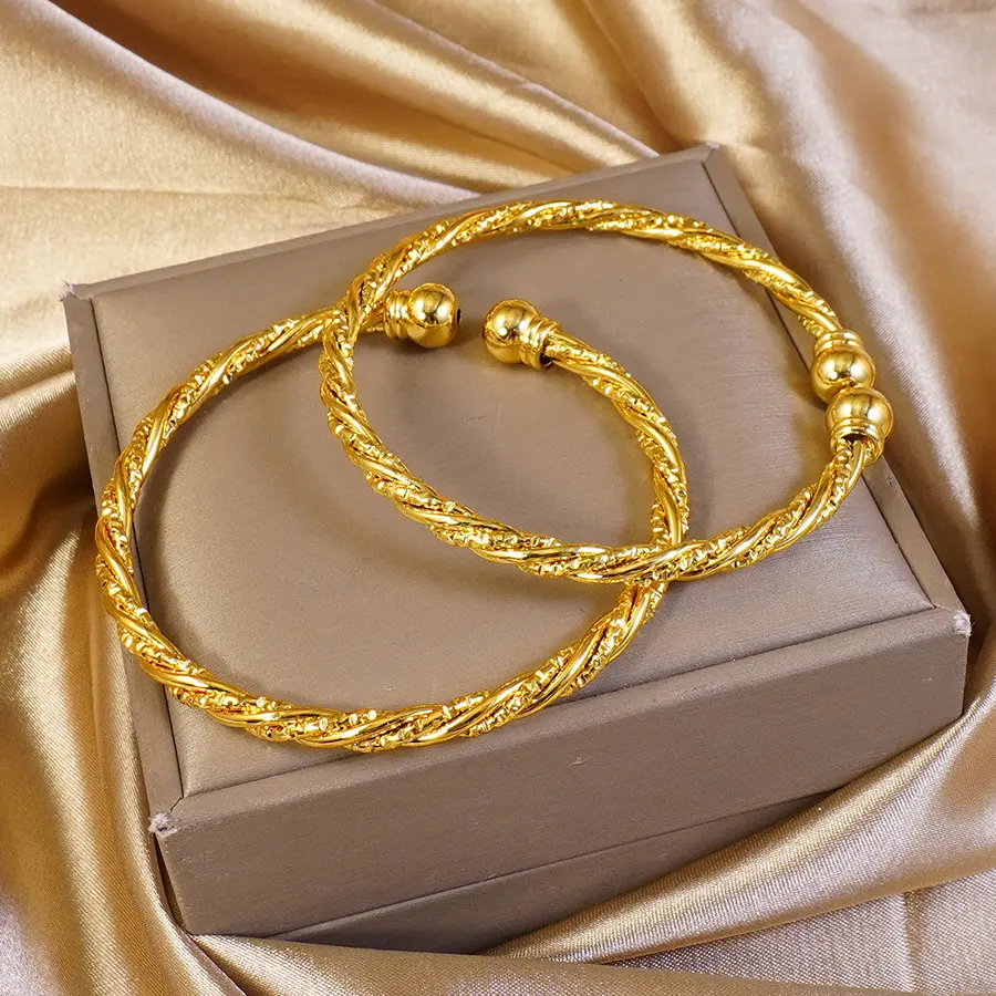 Unisex Alloy-Plastic Twisted Bangle Pair Set, Old Money Aesthetic Open Cuff, Chunky Statement Bracelet, Adjustable Fit, Casual & Everyday Stacking Wear, Vintage Gold Trend Costume Jewelry