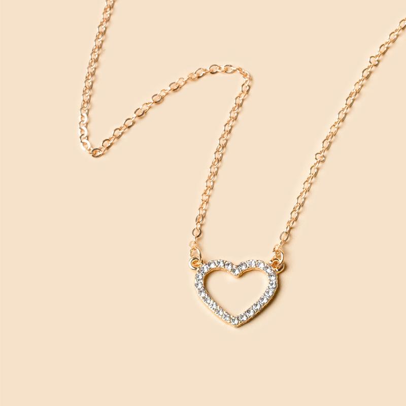 Versatile Diamond-Encrusted Heart-Shaped Collarbone Necklace for Women – Water Wave Chain, Gold Alloy