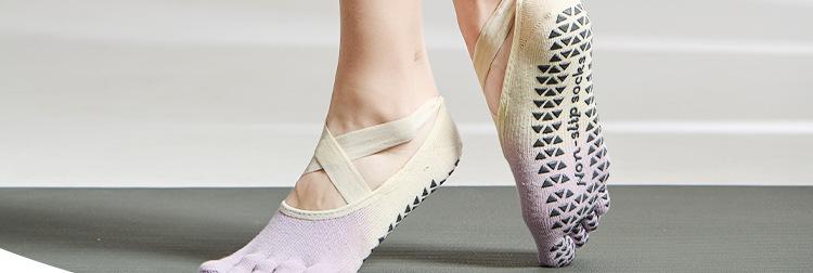 New gradient strap yoga socks, non-slip professional women's five-toe socks, Pilates socks for spring and summer, suitable for sports.