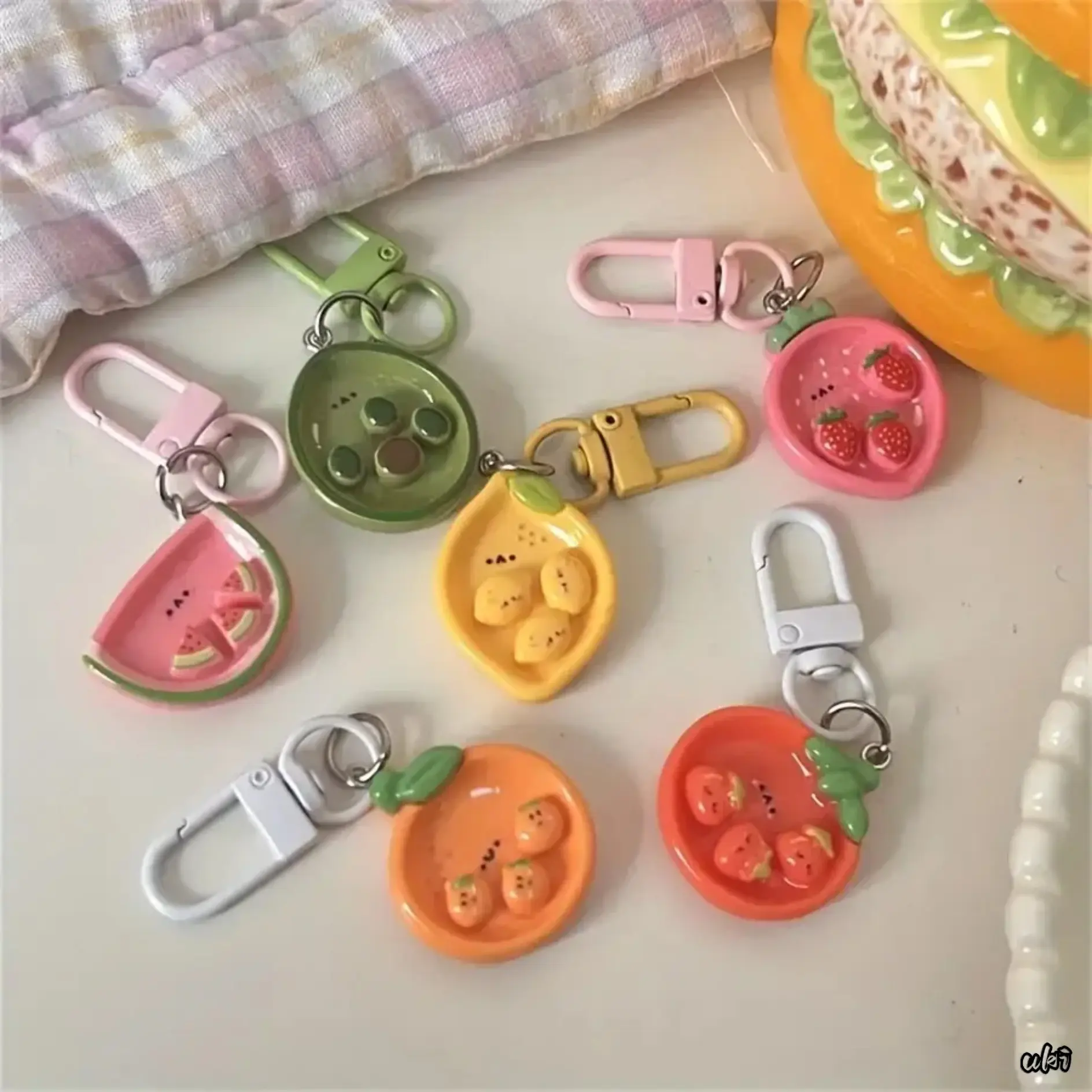 6pcs Cute Unique Fruit Plate Keychain Set - Alloy & Resin Portable Bag Accessory with Realistic Food Look, Solid Long-Lasting Key/Bag Decoration, Sweet Gift for Girlfriends, Couples, Best Friends, Bag Charms