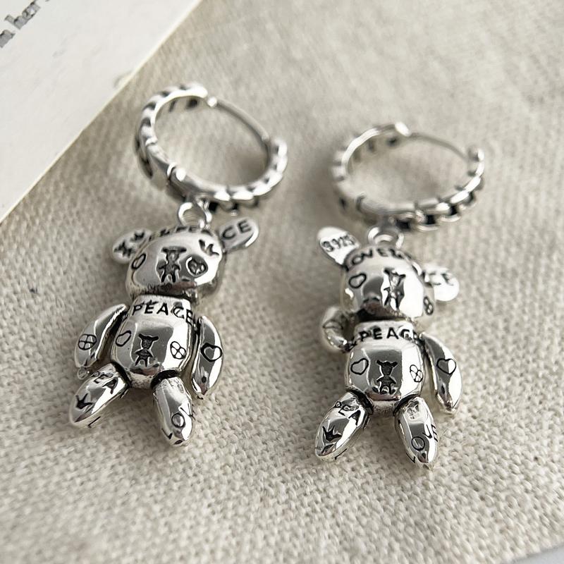 Vintage-Inspired Stud Earrings for Women Classic & Versatile Design Hypoallergenic Posts Simple Retro Style Jewelry for Parties Daily Wear and Gift Giving