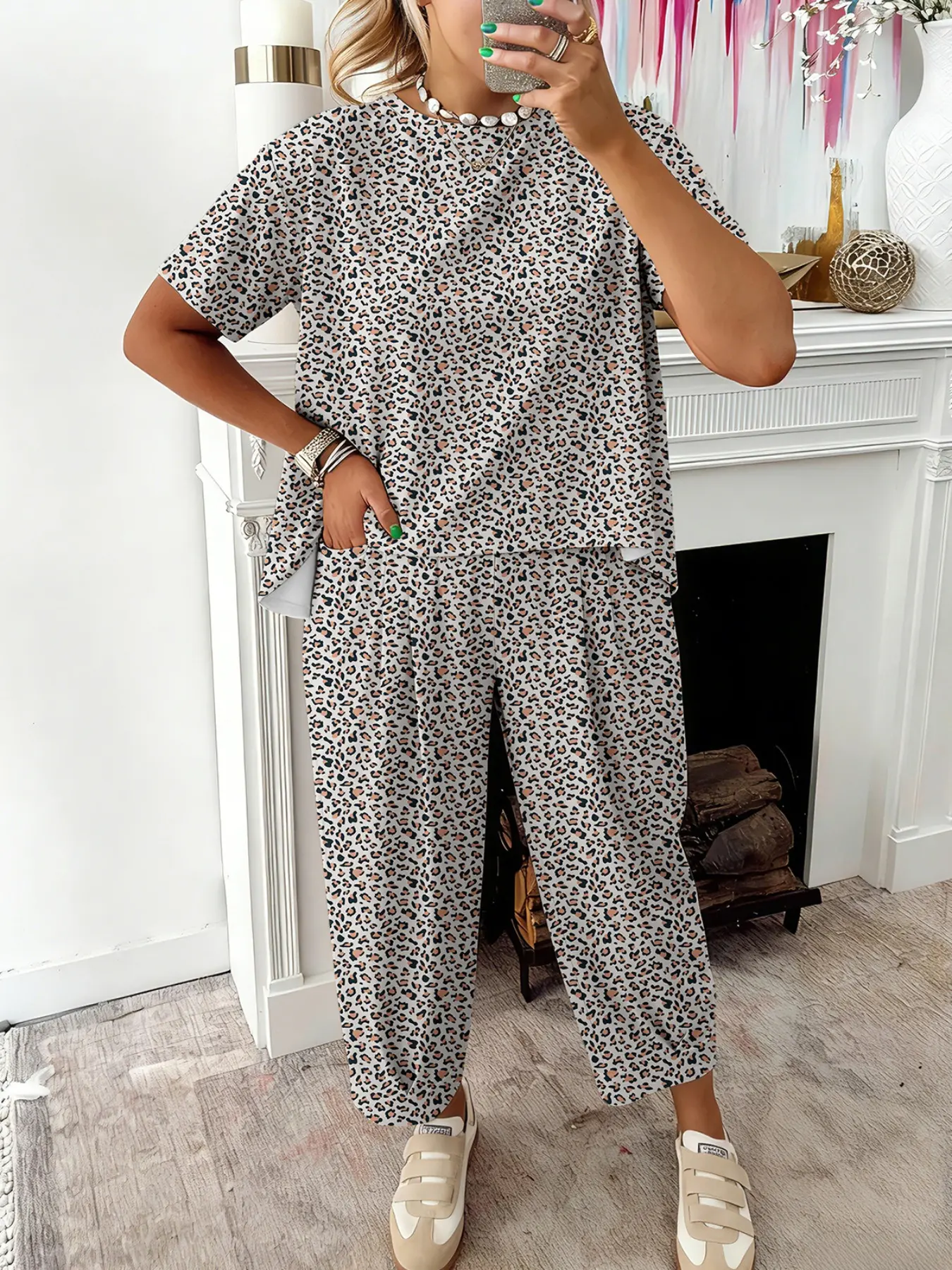 Women's Casual Loose Leopard Print Tee and Pockets Long Pants Outfit Set, 2-Piece, High Waist, Short Sleeve, All Seasons Wear