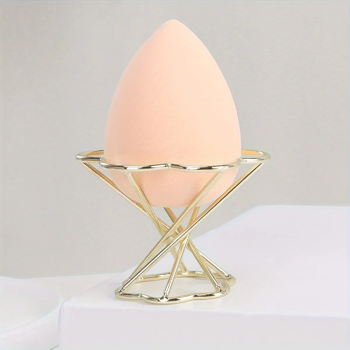 A Floral-Patterned Golden Powder Puff Holder, Suitable for Desks, Storage, Organization, Office And School Supplies, As Well As for Vanities, Bathrooms, And Countertop Storage Boxes