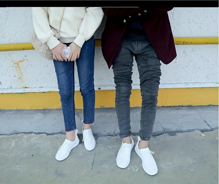 Men's and women's fashionable sports shoes with colorful flashing lights, rechargeable and breathable, suitable for parties, outdoor sports, weddings and daily wear, casual shoes, lace-up style, modern shoes colorful shoelace