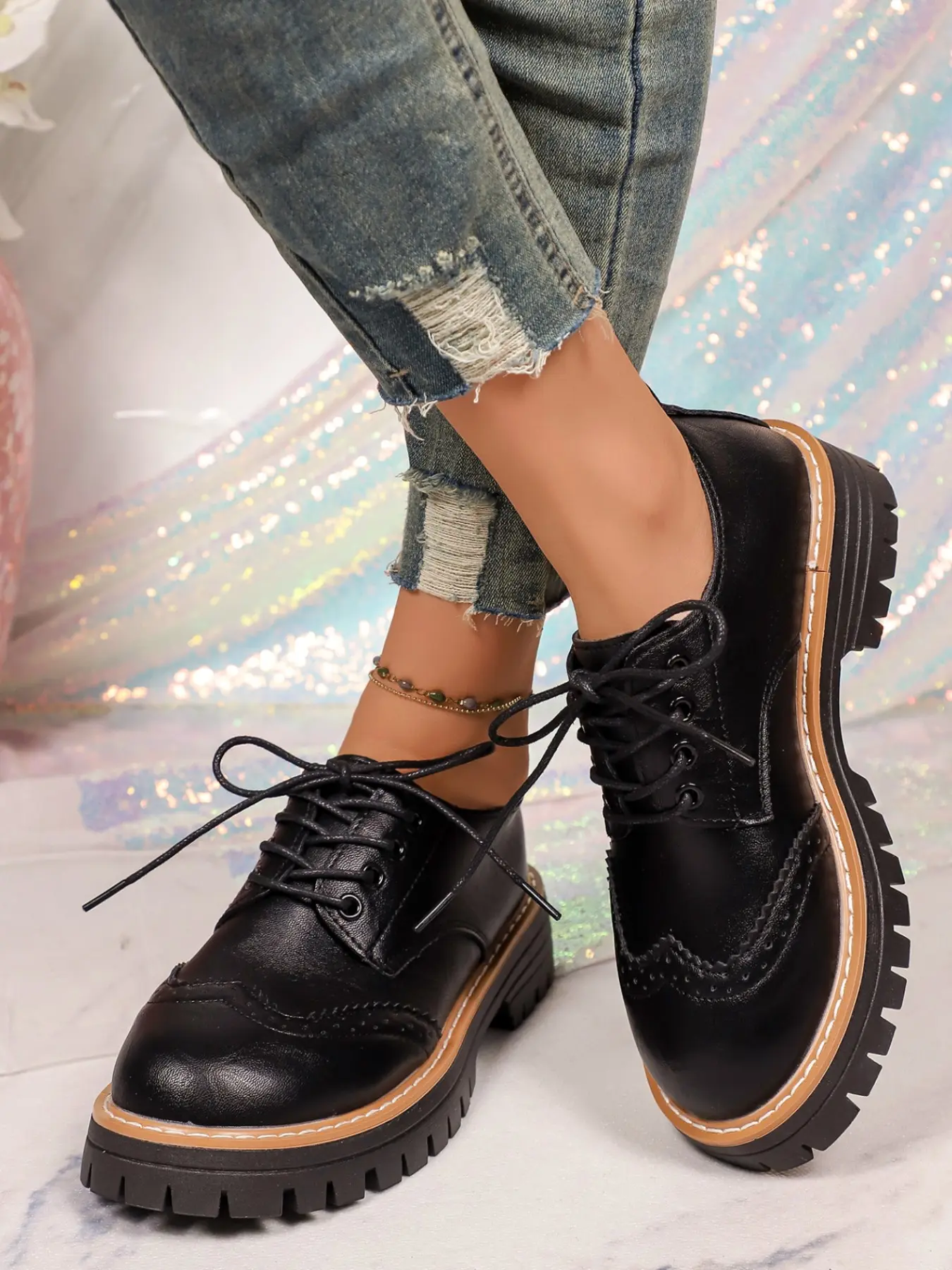Vintage Oxford Shoes for Women, Perforated Floral Lace-Up Design, Thick Sole Anti-Slip, Height-Enhancing Casual Leather Shoes