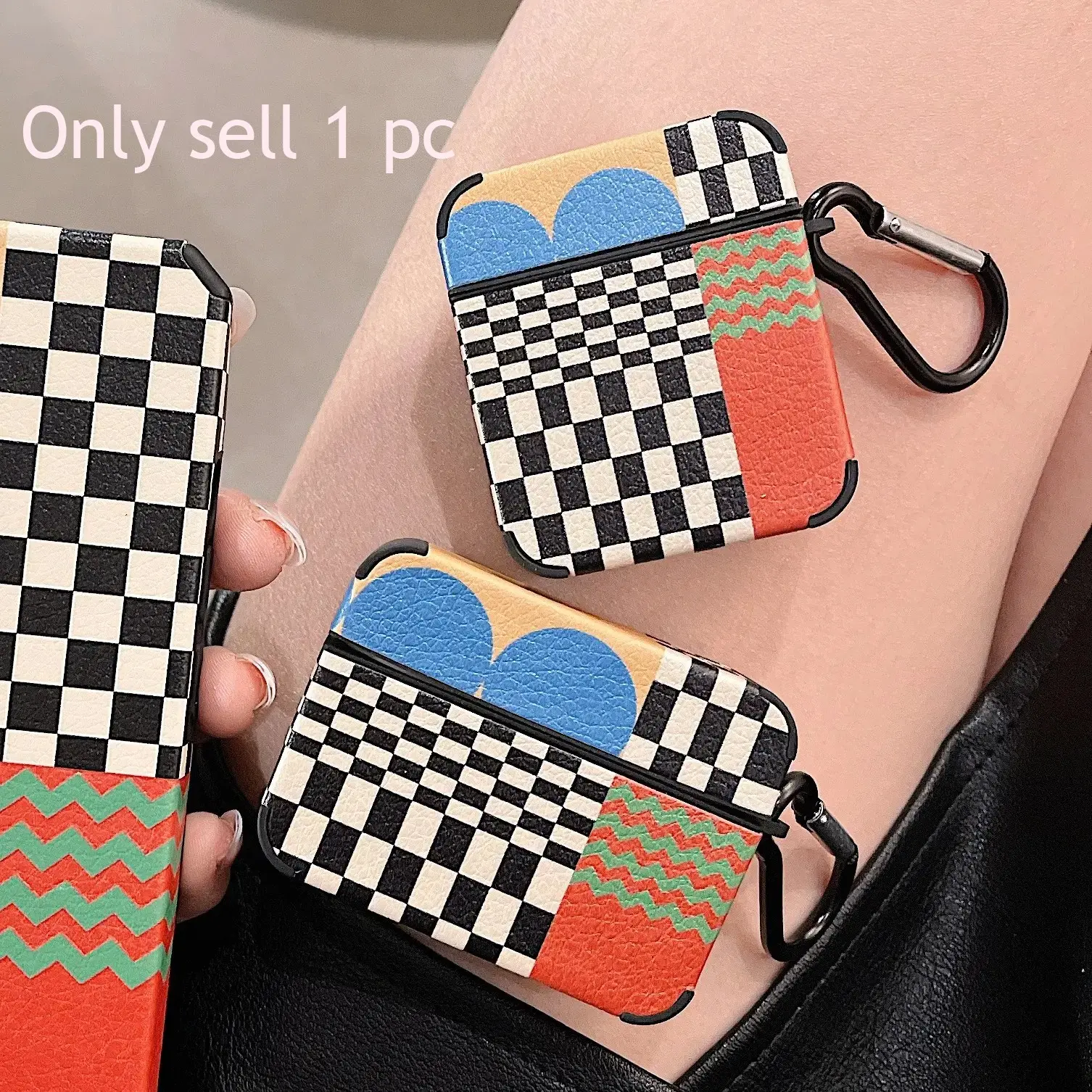 Checkerboard Pattern Earphone Case with Keychain, Decorative Earphone Protector Cover, Earphone Protective Case Compatible with AirPods, Headset, Headphones, Earbuds, Protection