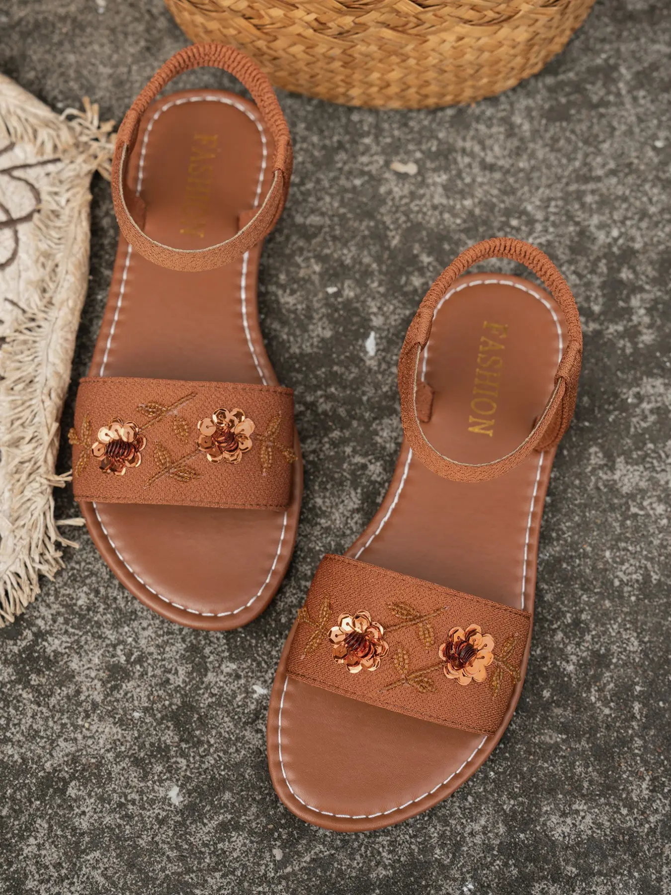 Summer Floral Decorative Open-Toe Flat Sandals, Women's One-Strap Casual Comfortable Shoes, Ideal for Daily Wear and Leisure Activities