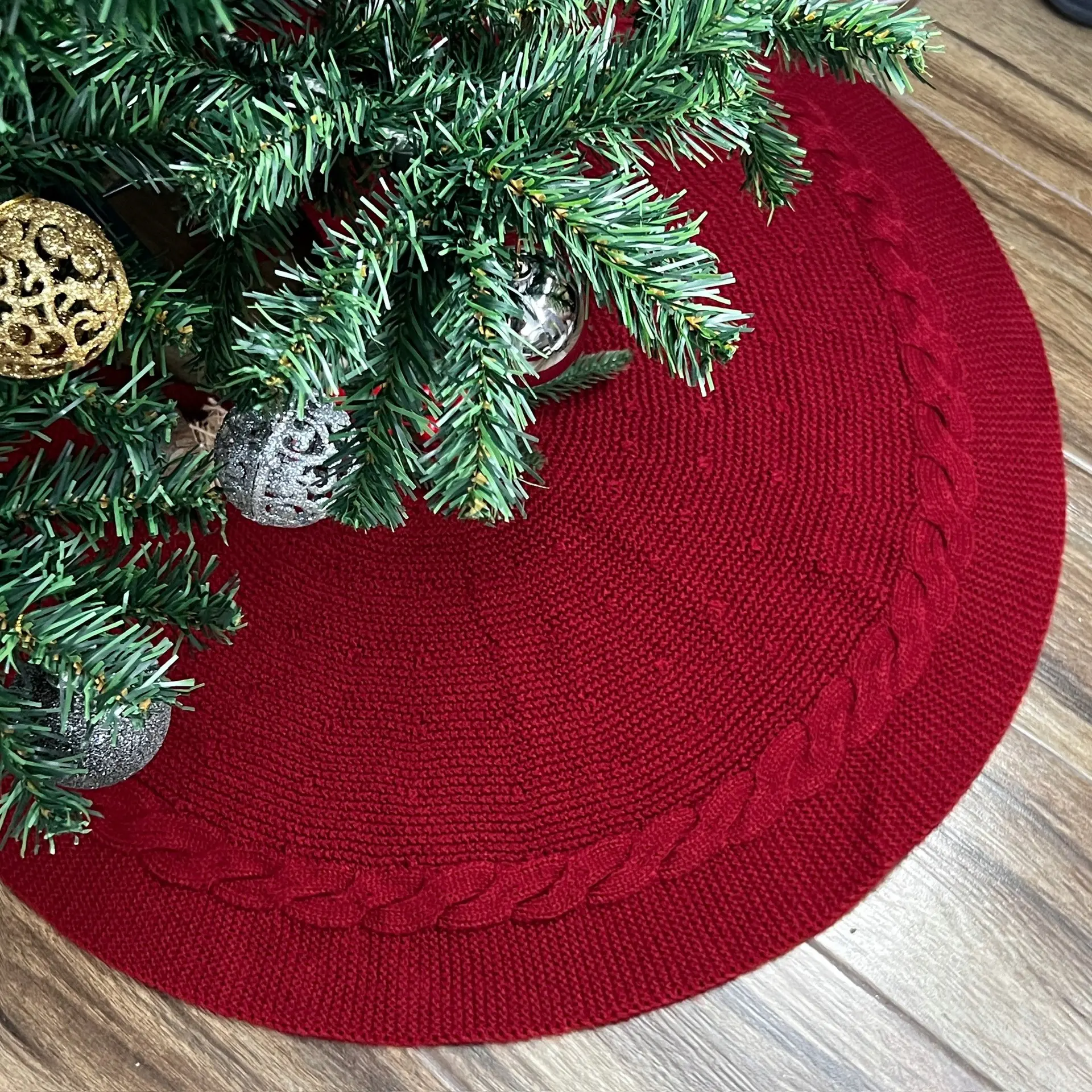 Christmas Tree Skirt, Holiday Decorations, Knitted Polyester Christmas Tree Skirt, Festive Tree Mat, Perfect for Christmas Celebrations
