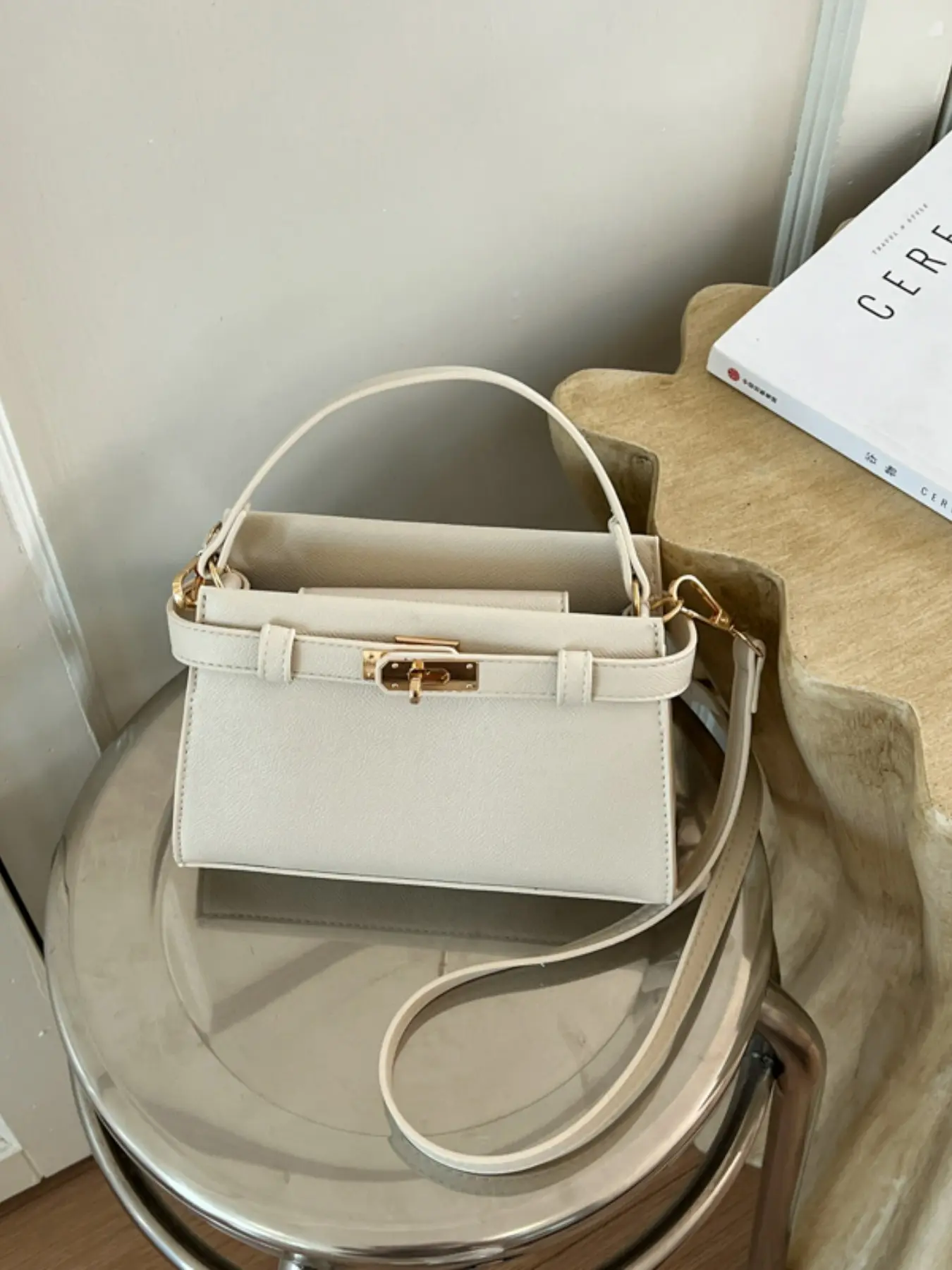 Elegant Large Capacity Handbag, Stylish Shoulder Bag for Office & Commute, High-Quality Fashionable Crossbody Purse, Chic and Versatile Design