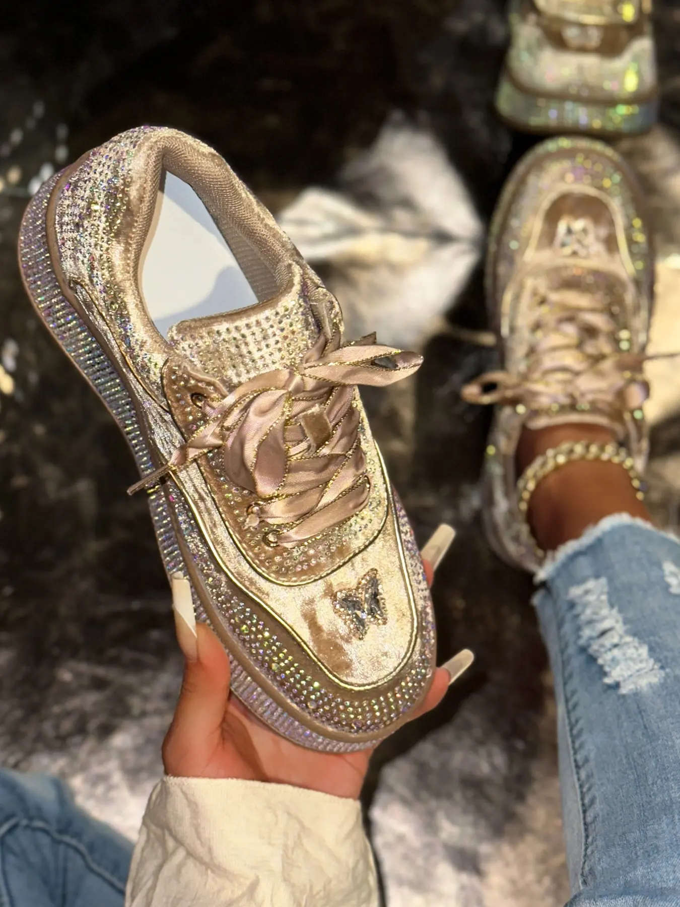 Women's Rhinestone Embellished Velvet Board Shoes, Fall New Butterfly Logo Laces Thick Sole Platform Shoes, Bling Streetwear Slimming Casual Sneakers, Roundtoe Laces Trainers