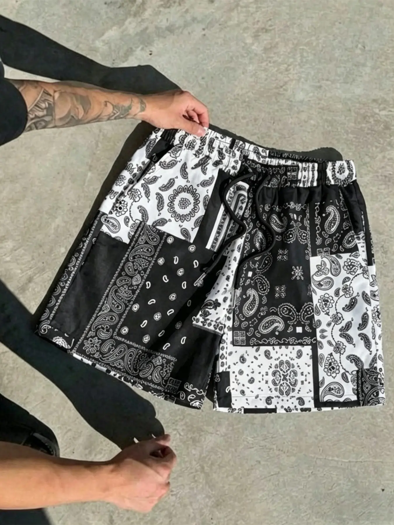 Unisex Floral Patchwork Print Lightweight Summer Shorts, Loose Fit Drawstring Waist Casual Pants, Summer Street Style for Daily Wear and Sports