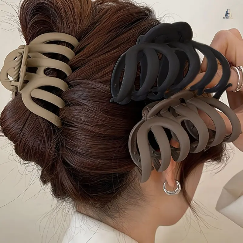3 Pack Large Solid Pumpkin Hair Clips for Women, Non Slip Plastic Claw Clips, Minimalist Elegant Hair Accessories, Versatile Hair Clamps for Daily Wear Vacation Travel