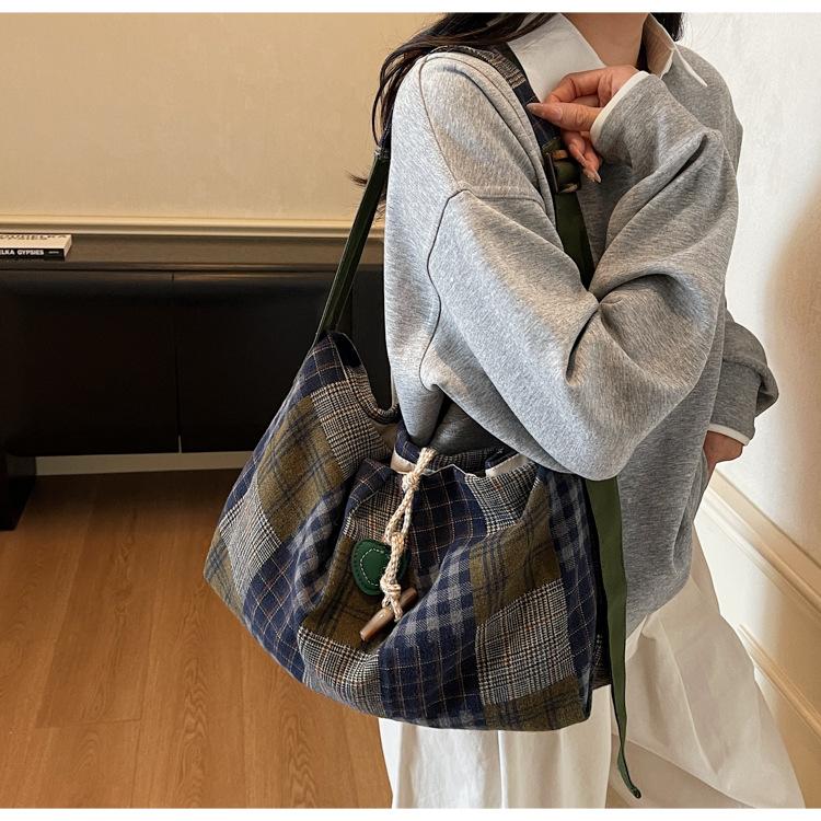 New Winter Plaid Crossbody Bag Fashion Retro Texture Square Shoulder Bag Lightweight Casual Leisure Large Capacty Coach Bag