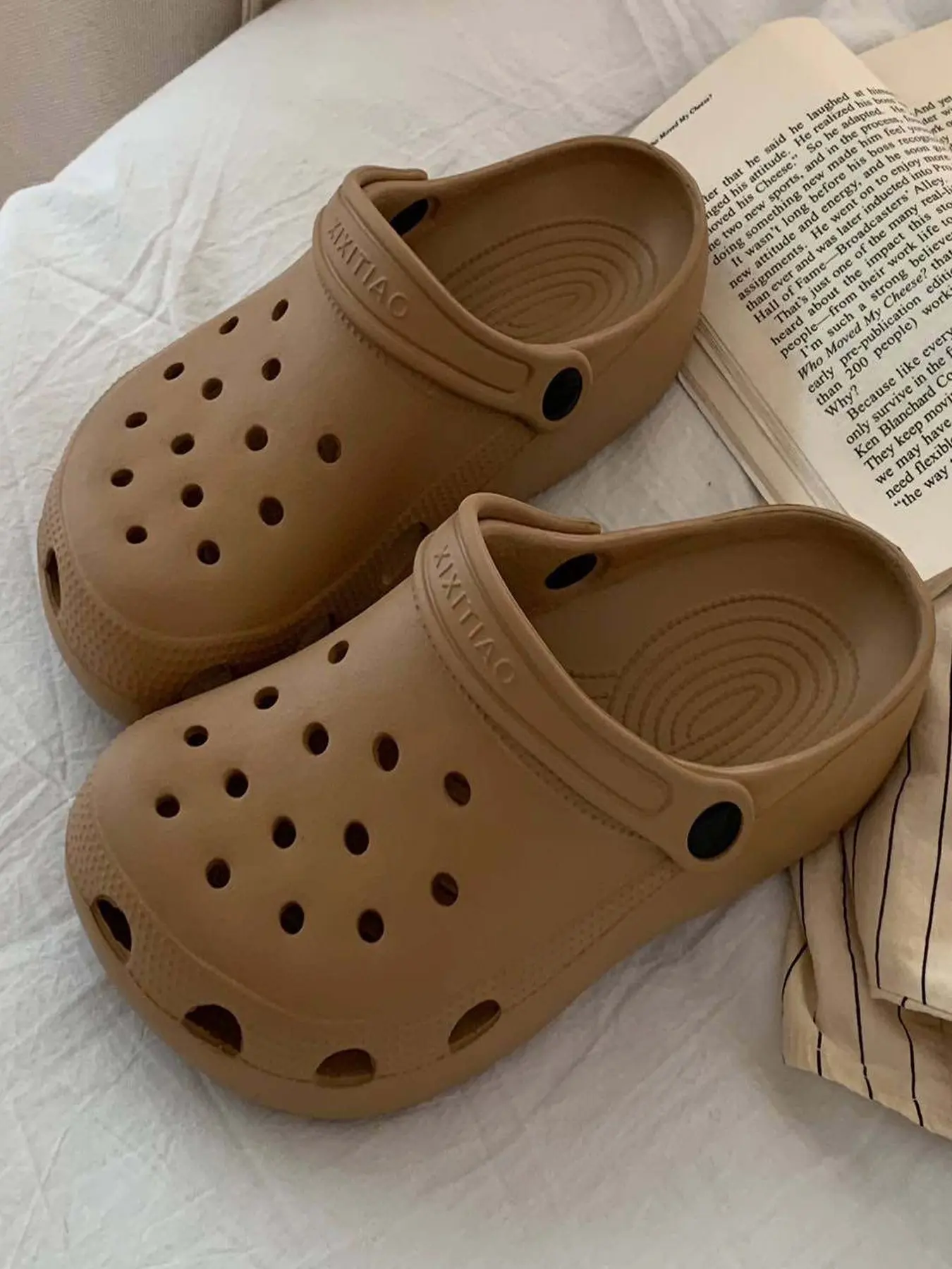 Unisex Eva Slippers with Adjustable Heel Strap, Breathable Design for Garden & Beach, Non-Slip Thick Sole, Casual Style Footwear