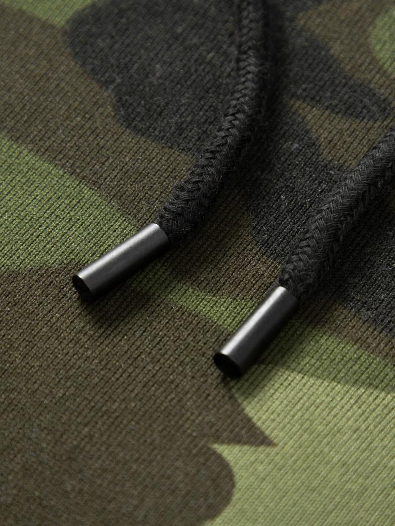 Men's Camouflage Hoodie Set Outdoor Casual Style with Adjustable Drawstring, Fits Snugly Around the Head. Top and Pants from the Same Series Feature Matching Camouflage Patterns. USA Letter Print Adds Trendy Style. Large Pocket on the Jacket and Drawstrin