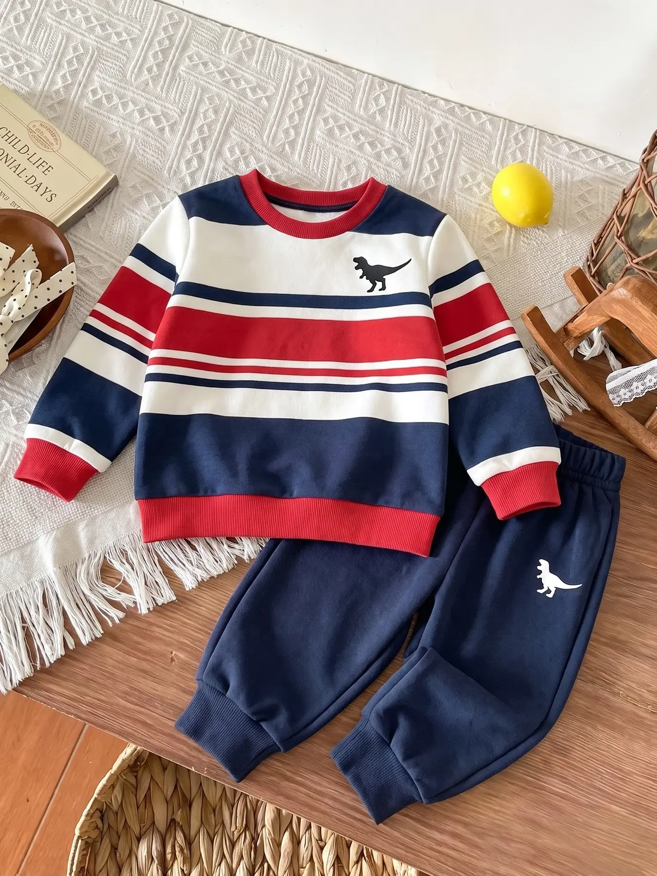 Two-Piece Boys' Fashion Dinosaur Set, Toddler Suit, Striped Sweatshirt with Jogging Pants, Soft Clothing, Spring & Fall Casual Wear