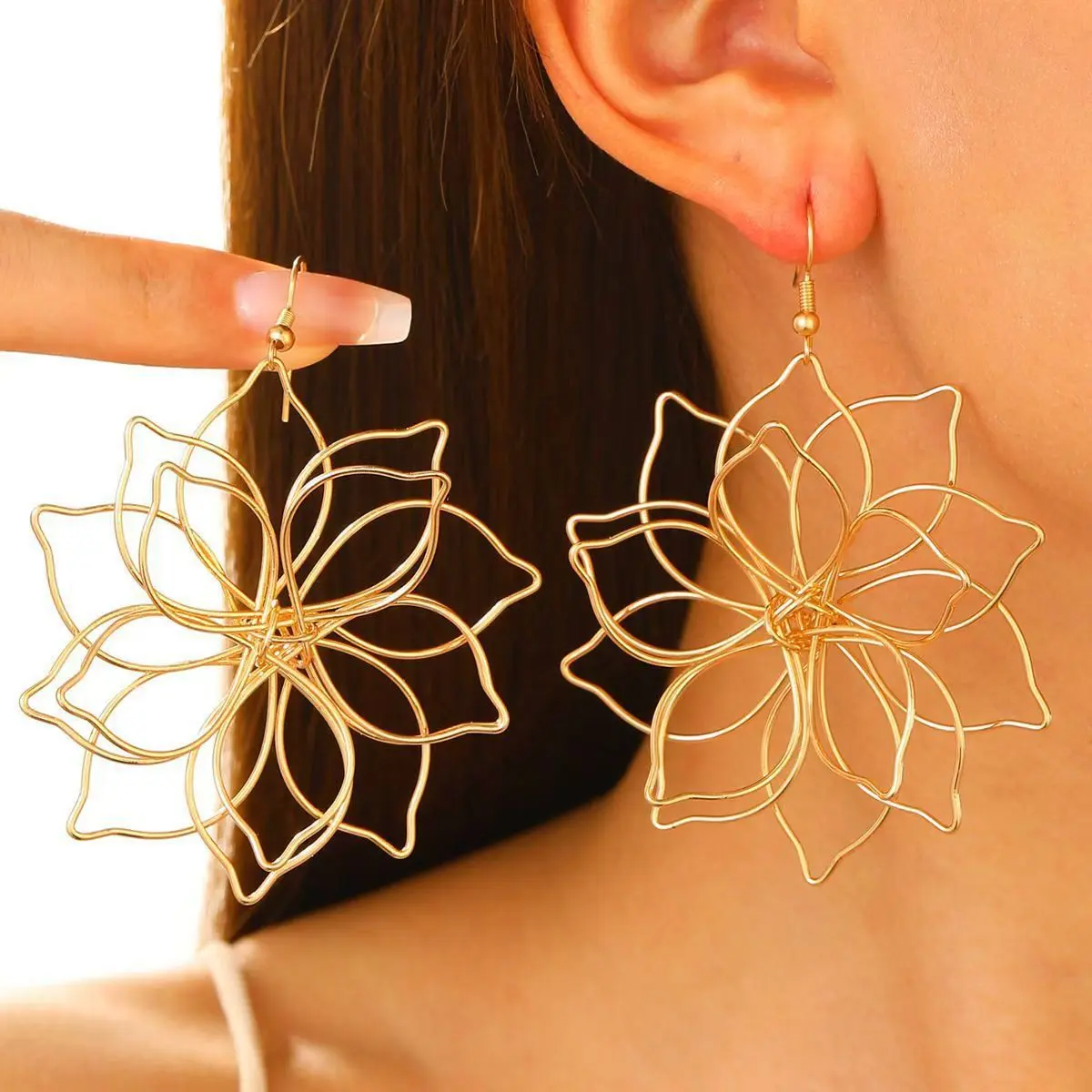 Women's Hollow-Out Flower Dangle Drop Earrings - Trendy, Exquisite All-Match Costume Jewelry, Ideal for Birthday & Daily Gifting