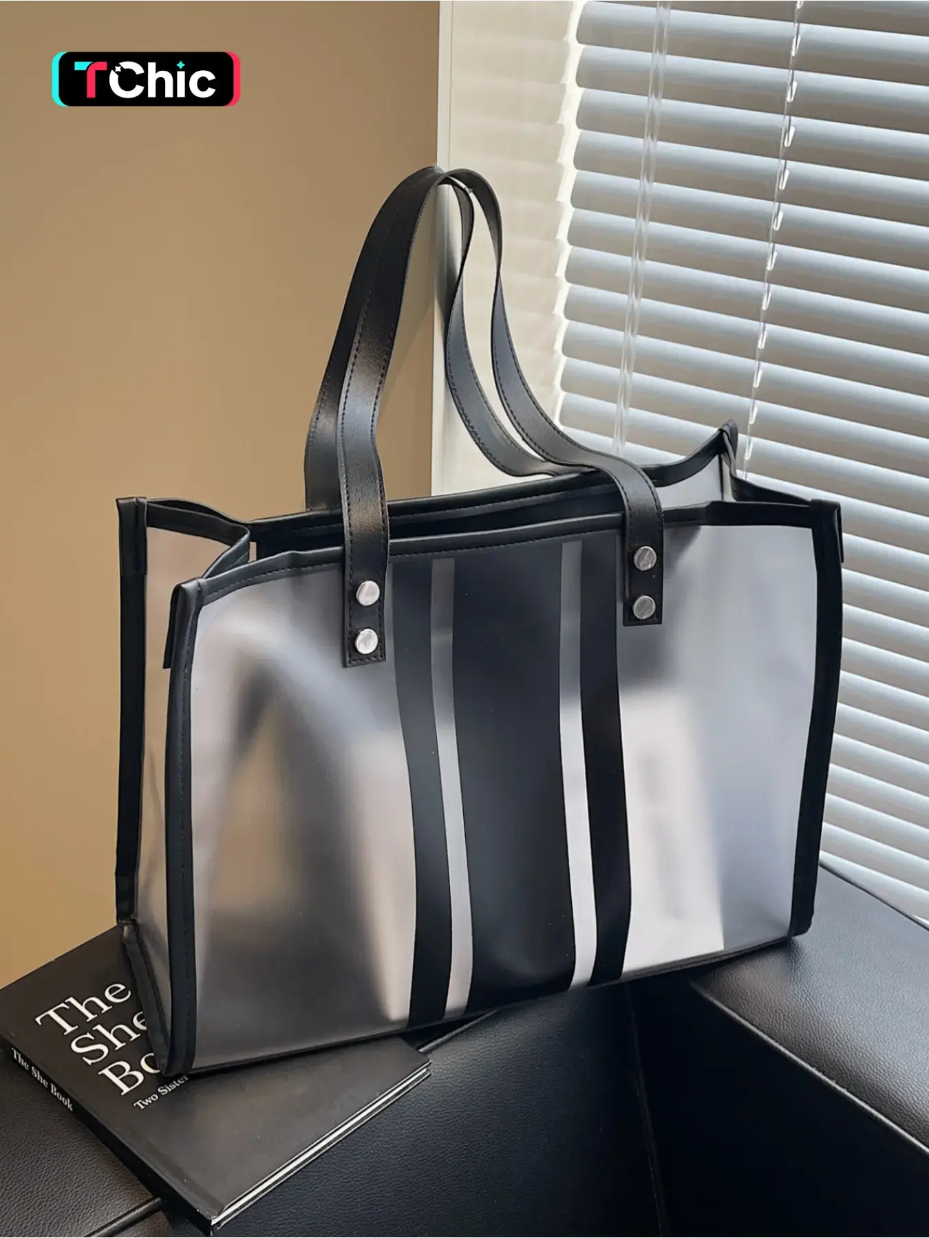 New Transparent PVC Fashionable Tote Bag with Black Trim and Studs Large Capacity Waterproof Handbag for Concerts Commuting Beach Shiny Stylish Bag Shoulder Totes