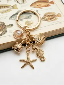 Ocean Theme Charm Keychain Accessory - Seahorse, Starfish & Shell Accents, Stylish Fashion Bag Charms for Ocean Enthusiasts