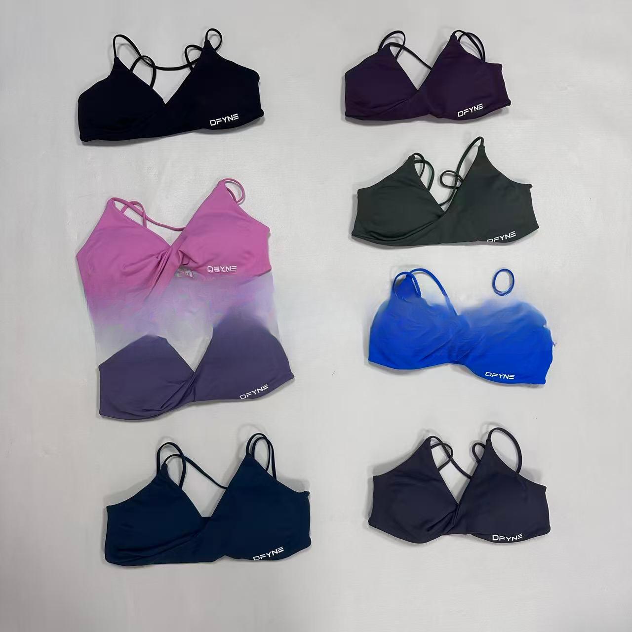 DFYNE's knotted sports bra looks amazing as outerwear! Seamless, matte fabric, padded yoga straps, perfect for both workouts and everyday wear.