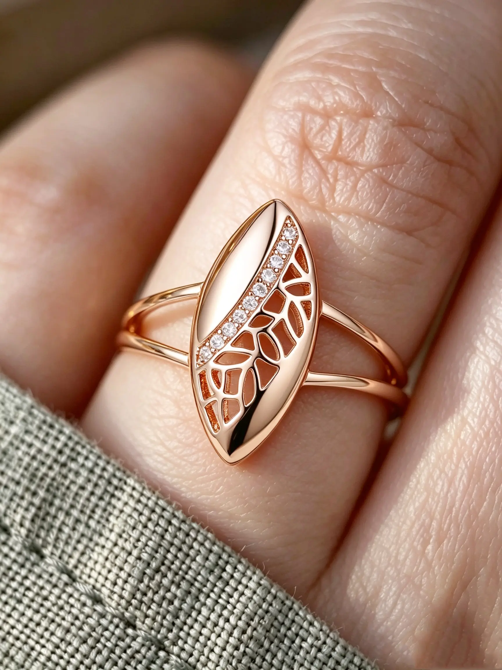 Vintage Hollow Marquise Rings for Women and Man, Rhinestone Decor Stackable Design, Copper Statement Ring, Delicate Jewelry for Engagement, Wedding, Daily Wear, Birthday Gift