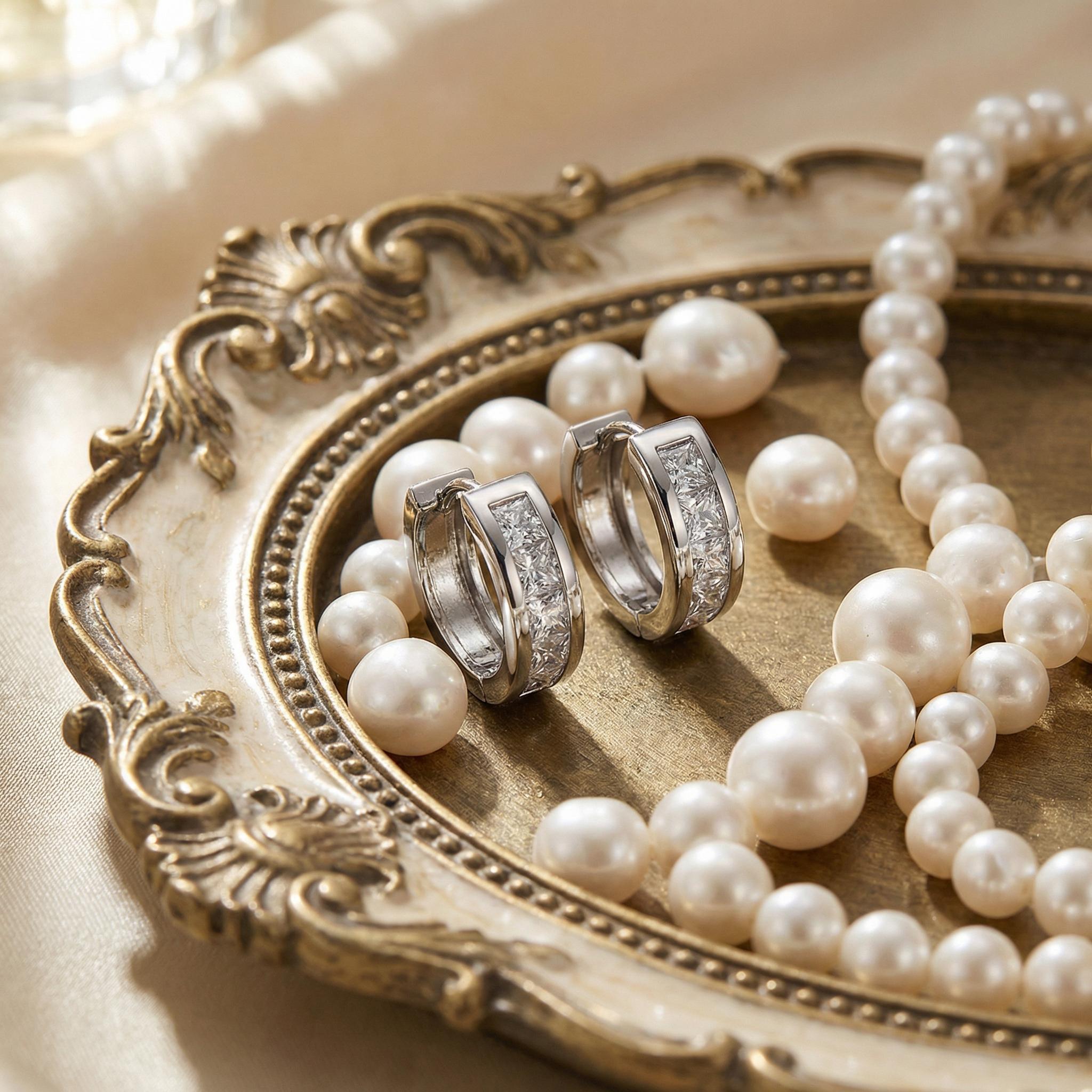 High-quality Brilliant Zircon Earrings Finely Crafted Clear and Sparkling Enhances Face Shape Adds Elegance Ideal for Parties and Gatherings Simple Versatile Design Thoughtful Gift