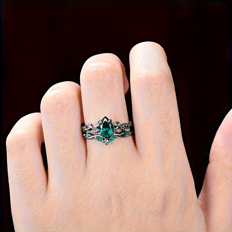 925 Sterling Silver Elegant Gothic Black Ring with Synthetic Emerald Grape Pear Design, Birthday Stone, Christmas Theme, Suitable for Daily and Party Occasions, Seasonal Jewelry Gifts