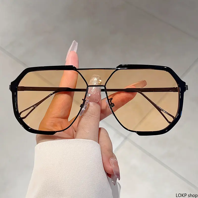 Unisex Oversized Full-Rim Black Metal Rectangle Classic Aviator Eye Fashion Non-Prescription Glasses - 1 Pair, UV Protection/Blue Light Blocking Lenses, Retro 80s Style, Natural Material, Ideal for Driving/Outdoor Activities (Suitable for Females)